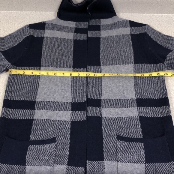 Papa Cardigan with Pockets - Picture 8 of 10